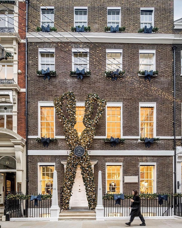 Professional Christmas bespoke luxury commercial brand decoration in London