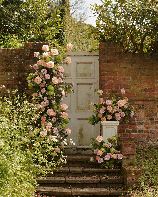 Floral wedding decorations in the Cotswolds